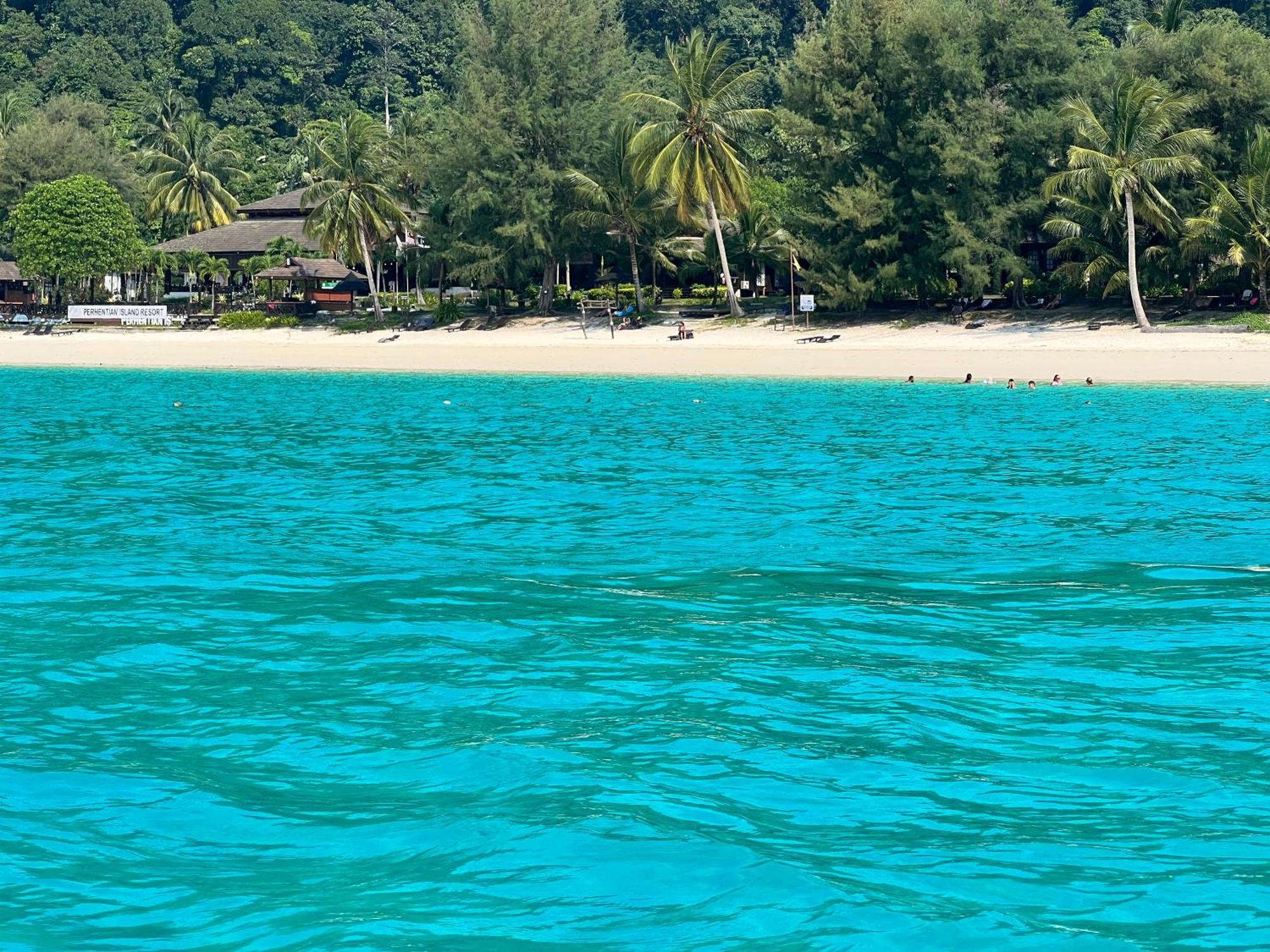 ホテル Perhentian Suria Kampong Pasir Petani エクステリア 写真