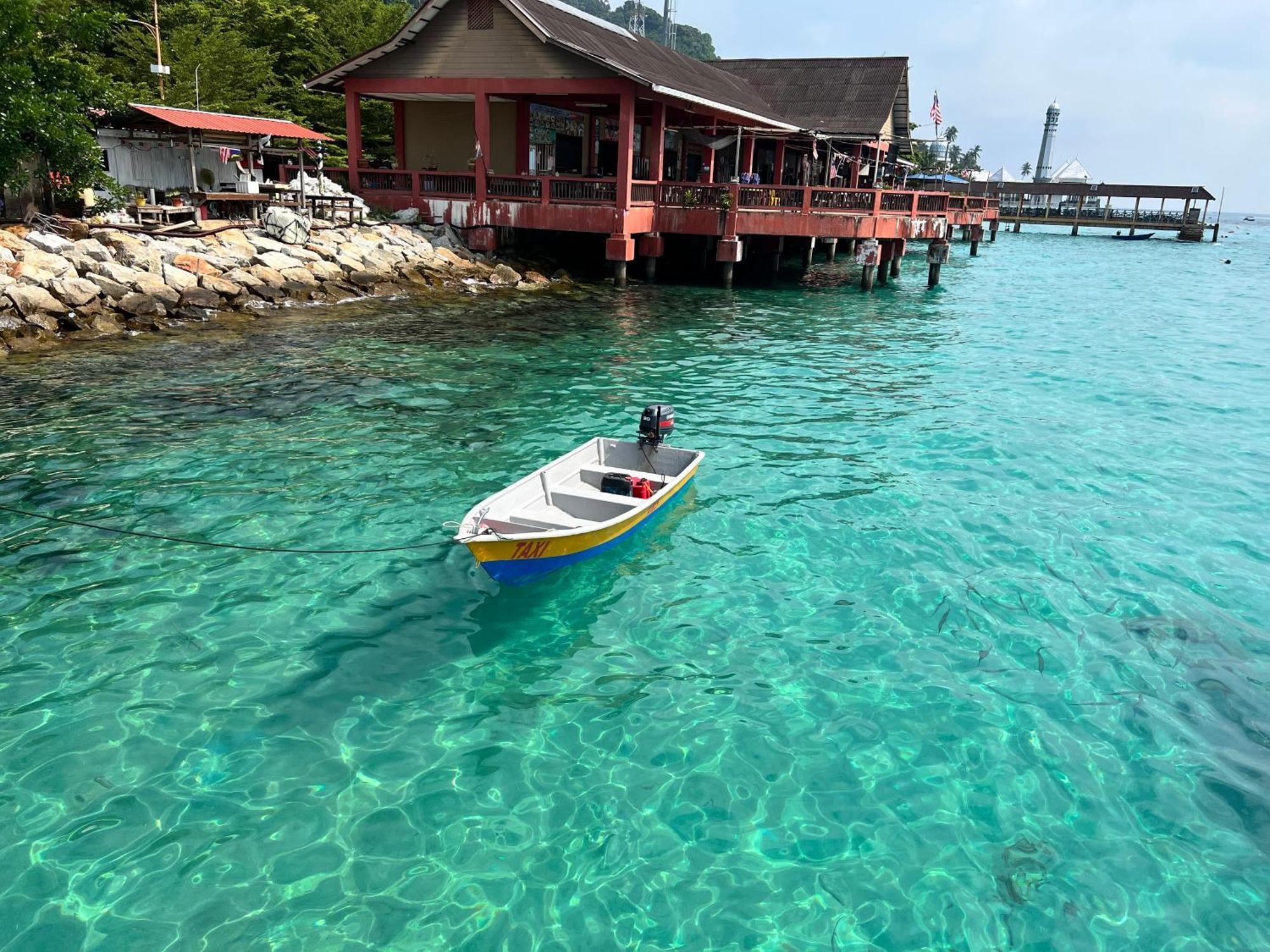 ホテル Perhentian Suria Kampong Pasir Petani エクステリア 写真